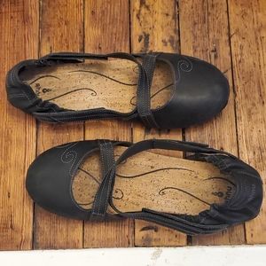 Ahnu Women's Flats size 10